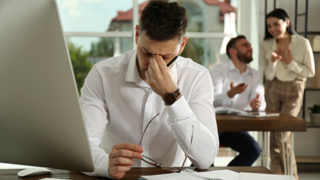 6 Early Warning Signs You’re Dealing With a Toxic Person - Lead Magazine