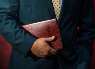How to Become a Pastor In California and Find Your First Church